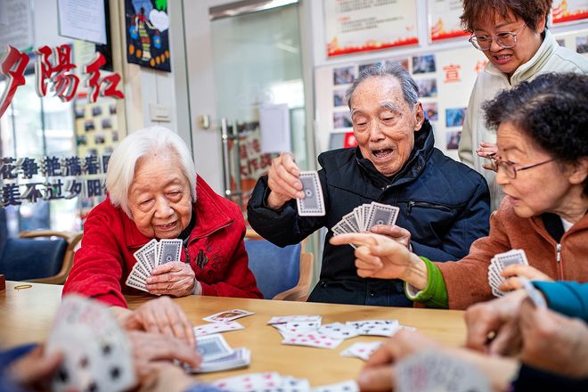 人或许比00后还会玩开元棋牌现在的退休老(图6) 人或许比00后还会玩开元棋牌现在的退休老(图6)